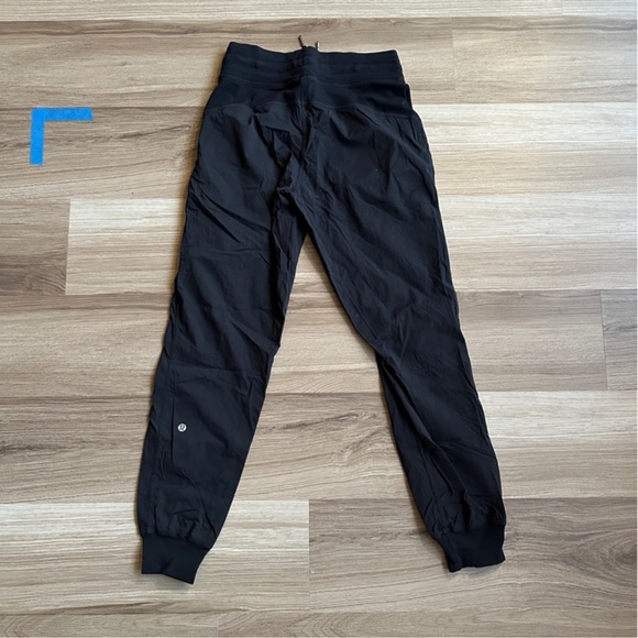 Lululemon Dance Studio Jogger size 2 - Picture 3 of 5